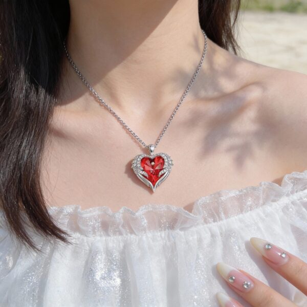 Wholesale Ocean Heart necklace heart-shaped diamond-studded pendant