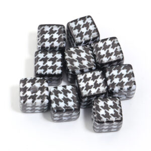 Houndstooth black / Size 14mm, aperture 3.9mm