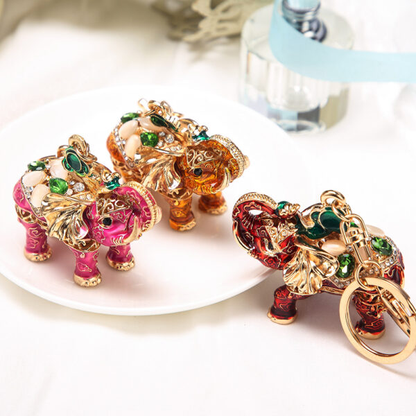 Wholesale cute elephant pendant alloy keychain
