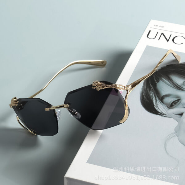 Wholesale Frameless square oversized metal leopard head Women Sunglasses