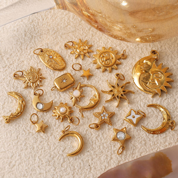 Wholesale Stainless steel 18K gold-plated sun and moon pendant necklace