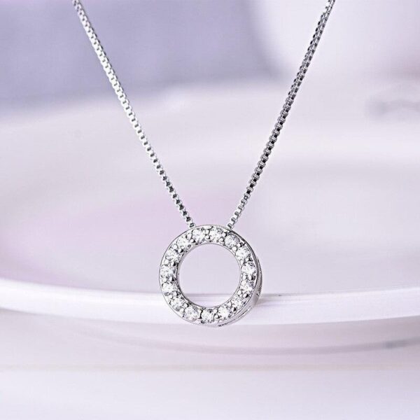 Wholesale Circular geometric inlaid diamond pendant necklace