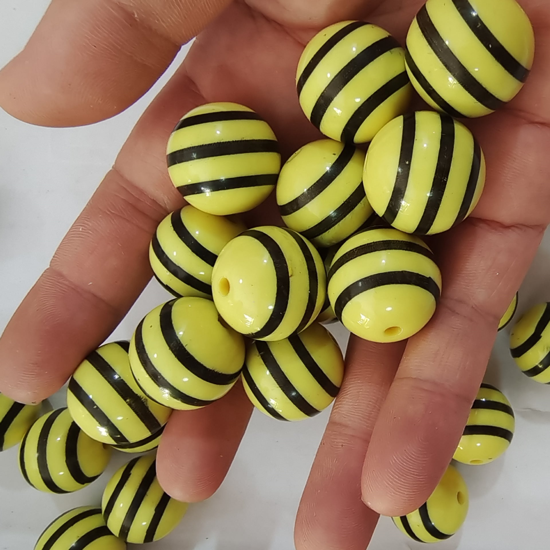 Wholesale 20mm Acrylic Yellow Bee Stripe Print Beads
