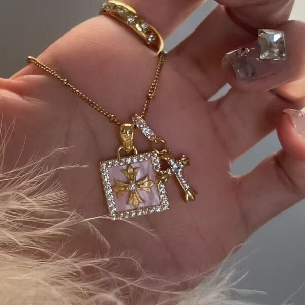 O1CN01MX9QjA1m65LZsG7Mh_2209494864904-0-cib Wholesale Cross solid dice pendant necklace