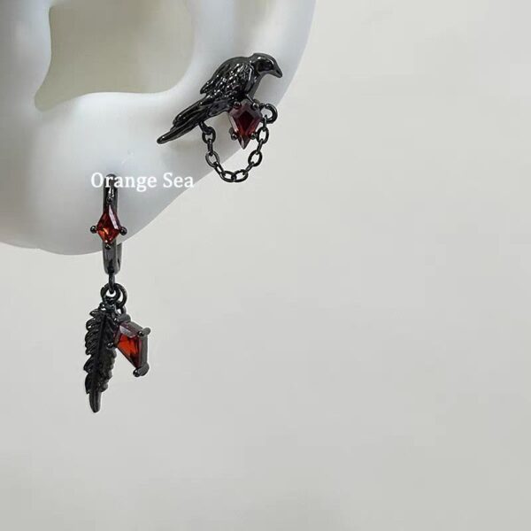 Wholesale Black Dragon Claw Crow Black Ear Bone Nails