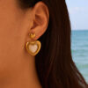 Wholesale Heart-shaped white mother-of-pearl stainless steel earrings