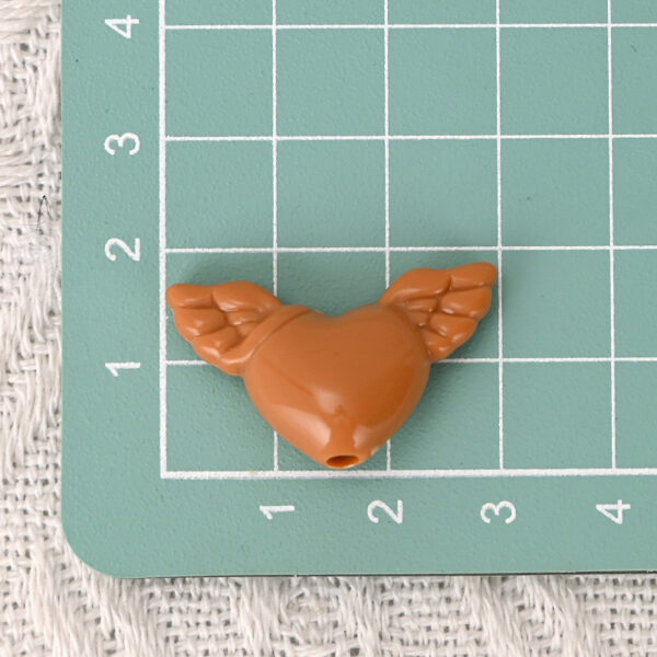 Wholesale Acrylic Heart Wings Necklace Pendant with Hole Beads