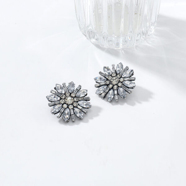 Wholesale Exaggerated diamond studded floral earrings