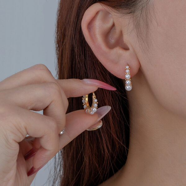 Wholesale Golden ring inlaid with pearl Hoop Earrings