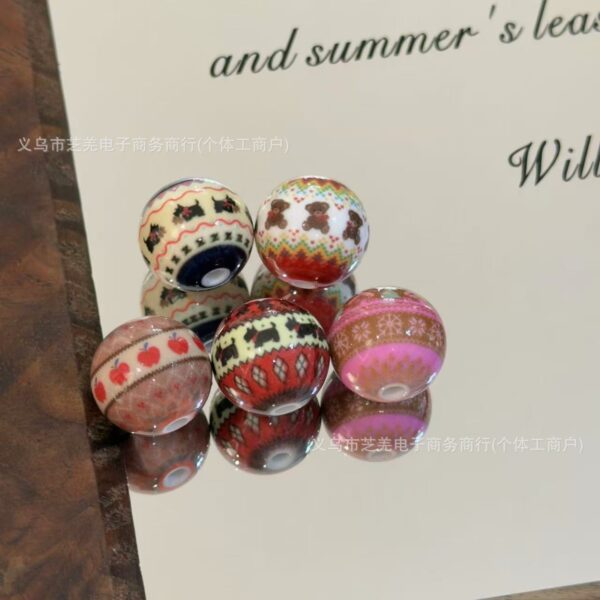 Wholesale 10pcs Embossed baked paint circular shape of Fer Island Acrylic Beads