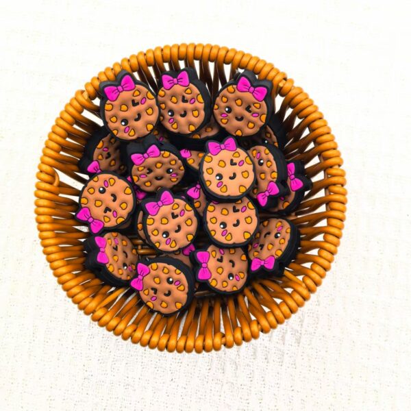 O1CN01MyUlGU2FO3iuK5bs4_2216349148869-0-cib Wholesale 10pcs Cute Cookies Silicone DIY Beads