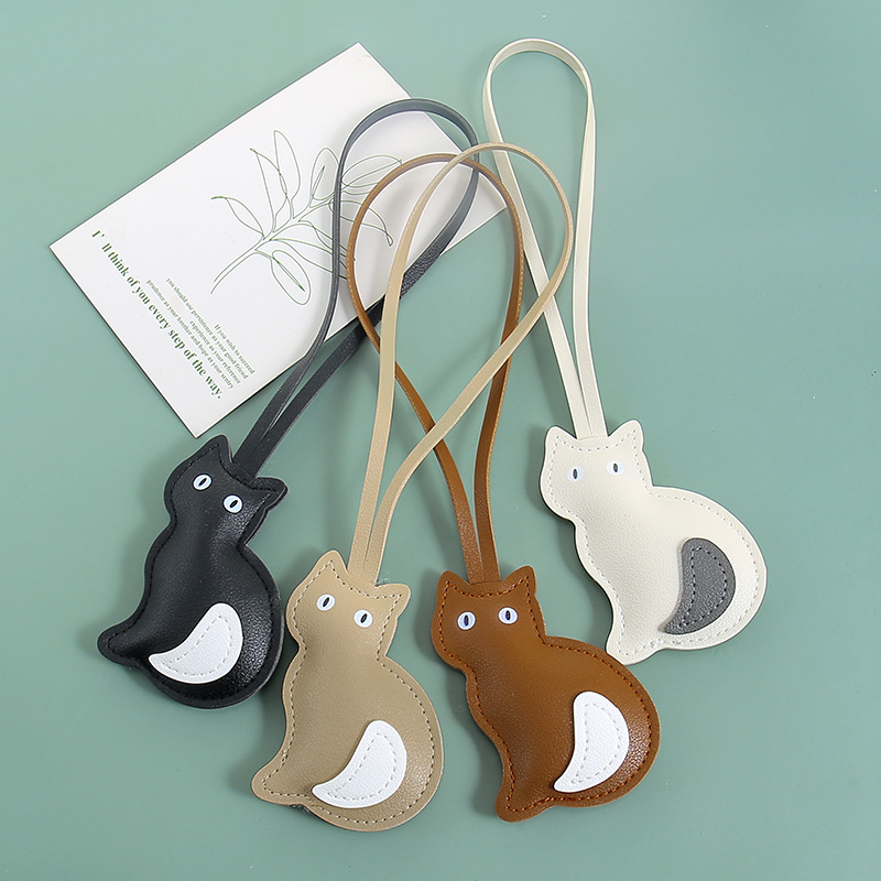 Wholesale Leather Stued Kitten Keychain