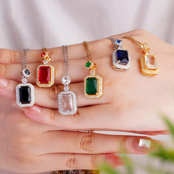 Wholesale Necklace Women's Perfume Bottle Pendant Stainless Steel Clavicle Necklace