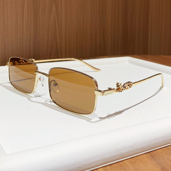 Wholesale Light colored lens frame UV resistant sunglasses