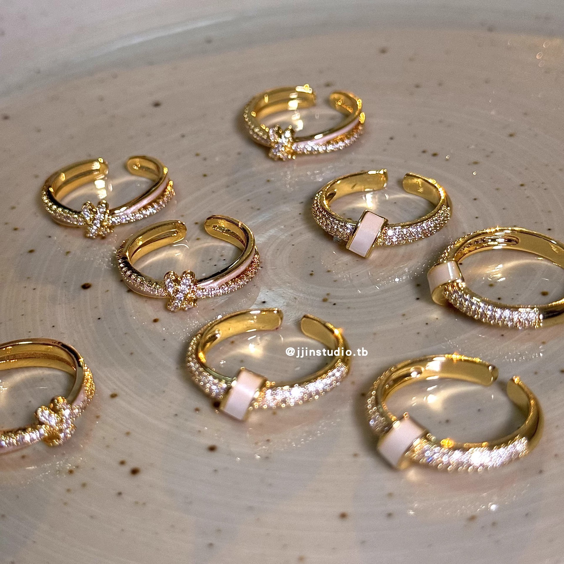 Wholesale Gentle white shell micro inlaid zircon ring