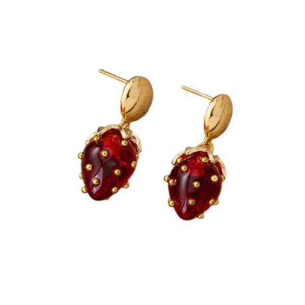 O1CN01NZXgPn1bGCNG7p03v_6000000003437-0-cib Wholesale Red three-dimensional strawberry earrings