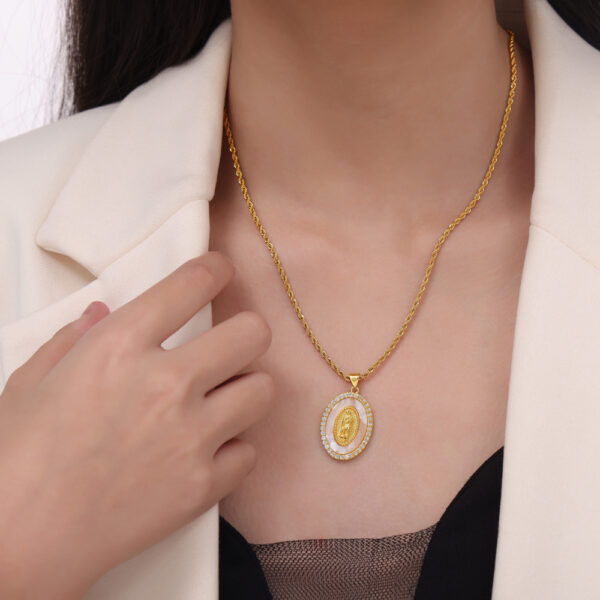 Wholesale Diamond encrusted Shell Titanium Steel Necklace