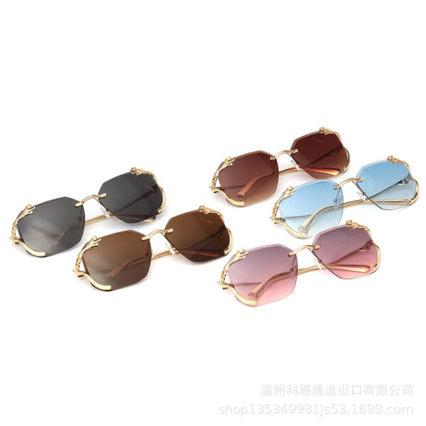 Wholesale Frameless square oversized metal leopard head Women Sunglasses
