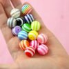 O1CN01NwVqhK1QErJSREGCa_2201245431945-0-cib Wholesale 5pcs 20MM Resin Stripe Beads DIY Random Mixed Color Stripe Resin Beads