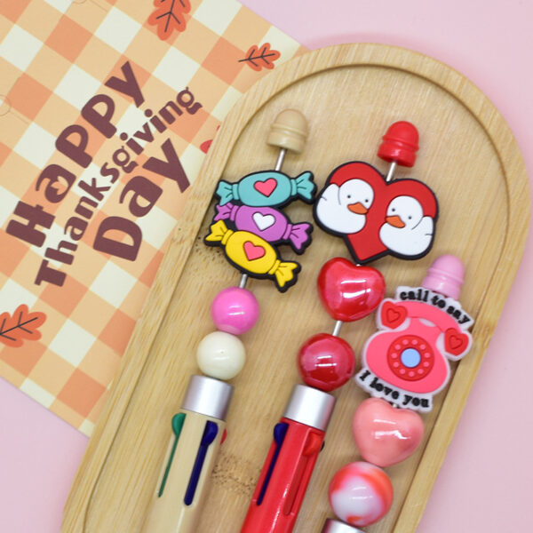 Wholesale Random 100pcs Red Cartoon Valentine's Day Focal Beads