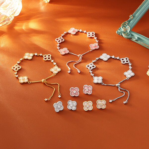 O1CN01OLNCWR1yQwojvV7Xo_2216347276574-0-cib Wholesale Four leaf clover zircon sweet earrings