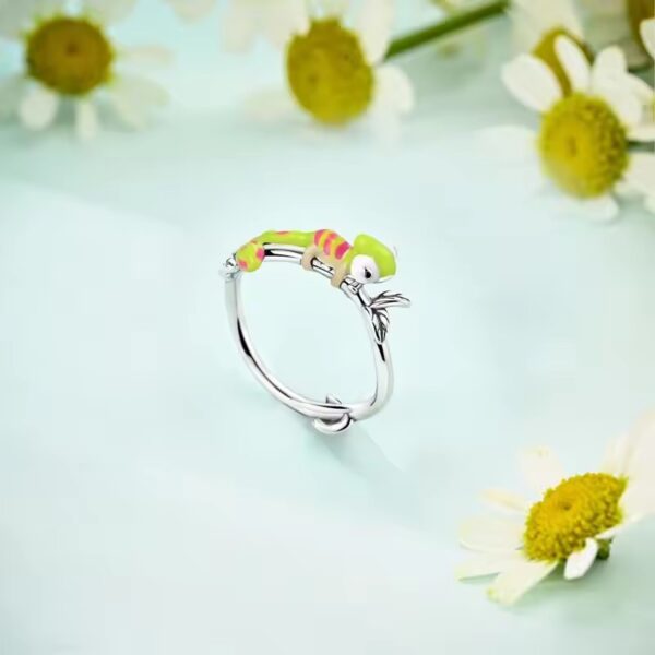 O1CN01OMcdeZ1g3RNtF06QN_2217541994086-0-cib Wholesale Frog Hug Ring Cute Ring Childlike Cartoon Index Finger Ring