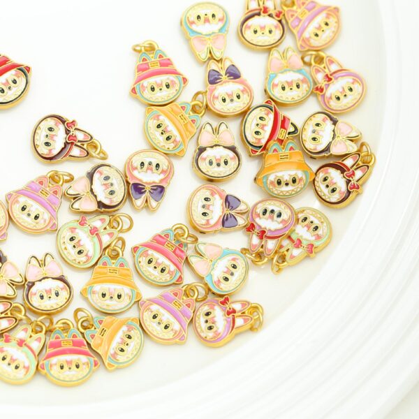 Wholesale Labubu bracelets, necklaces, cartoon pendants, dripping jewelry accessories, DIY craft materials, and wholesale jewelry.