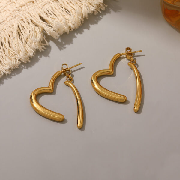 O1CN01OQggcA1P9XFmfcyD2_2218506891798-0-cib Wholesale Stainless steel gold heart gold earrings