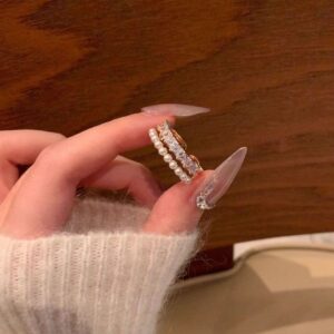 [style b] / Adjustable opening