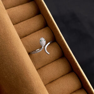 “finger-serpent” ring