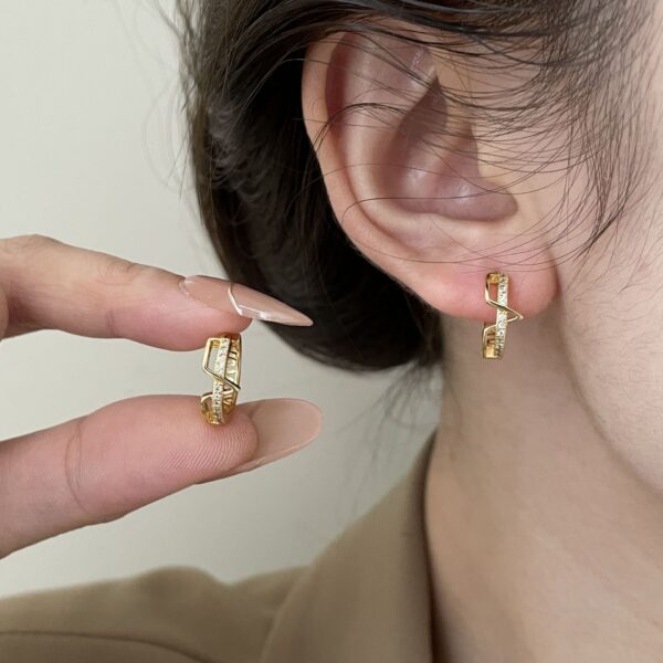 Wholesale Zircon V-shaped earrings with openwork design for women