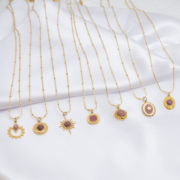 Wholesale Luxury Niche Stainless Steel Flowers Necklace Pendant