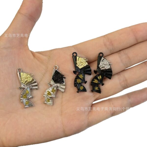 Wholesale High-quality zircon gold shimmering rose triple-layered hanging fan relief pendant, DIY bag, phone chain, hair accessory, pendant.