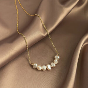 Baroque pearl necklace