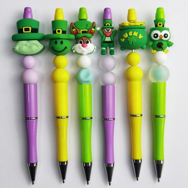 Wholesale 10pcs St. Patrick's Day Cartoon Four-Leaf Clover Focal Beads