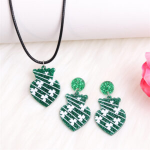 Clover love-suit