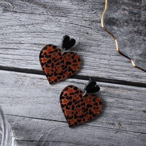 A pair of leopard-print love earrings