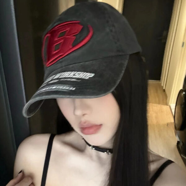 Wholesale Baseball Cap with Wide Brim and Face-Showing Small Peaked Cap