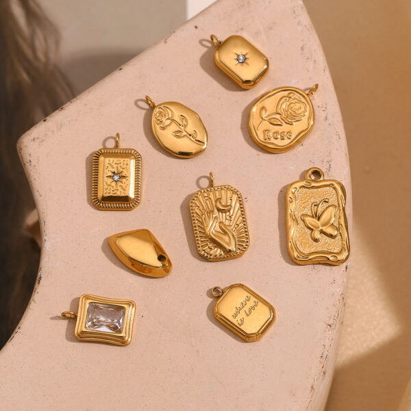 O1CN01PvrAu92AUrVwVtE7V_2213308878207-0-cib Wholesale Gold Waterop Rose Pattern Tile Pendant