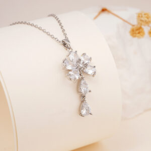 Zircon flowers gang color 2579