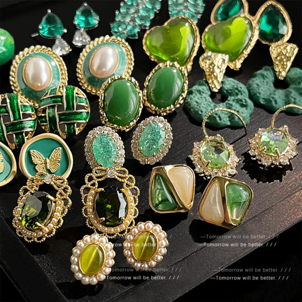 Wholesale Vintage emerald diverse shaped zircon earrings