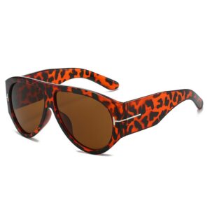 Leopard print frame tea leaves