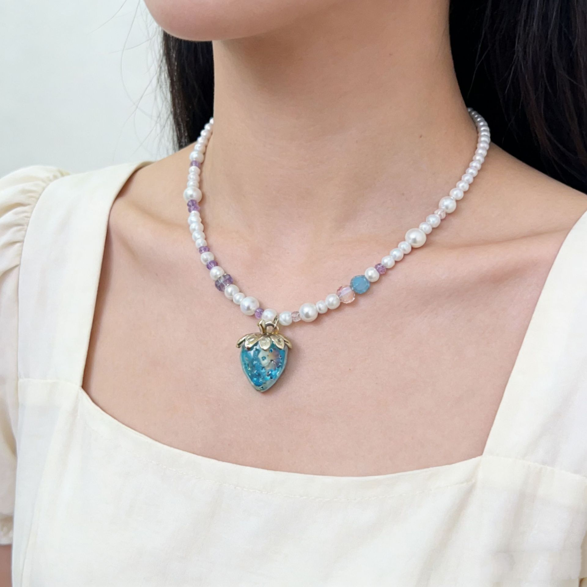 Wholesale Sweet bead colored strawberry pearl necklace