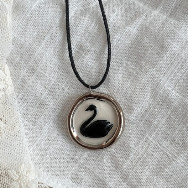 Wholesale Vintage rabbit flower print pendant necklace