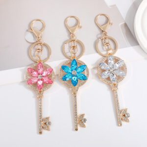 Wholesale Lucky Clover Flower with Water Diamond Metal Keychain