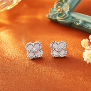 Silver zircon clover stud earrings (s925 sterling silver posts)