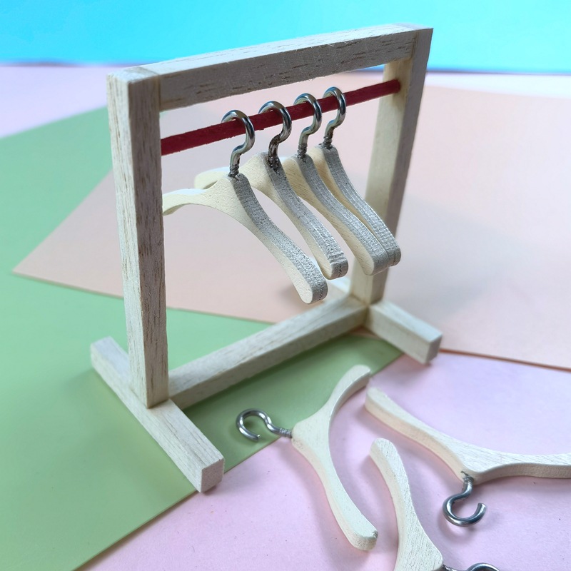 Wholesale Dollhouse mini simulation clothes hanger Doll Aessories
