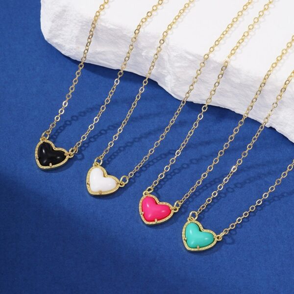 Wholesale Colorful peach heart collarbone necklace