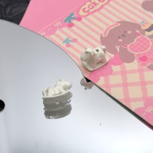 White / 15.2*13mm, hole approximately 1.8mm.