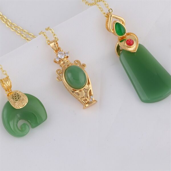 Wholesale Emerald safety buckle water droplet necklace